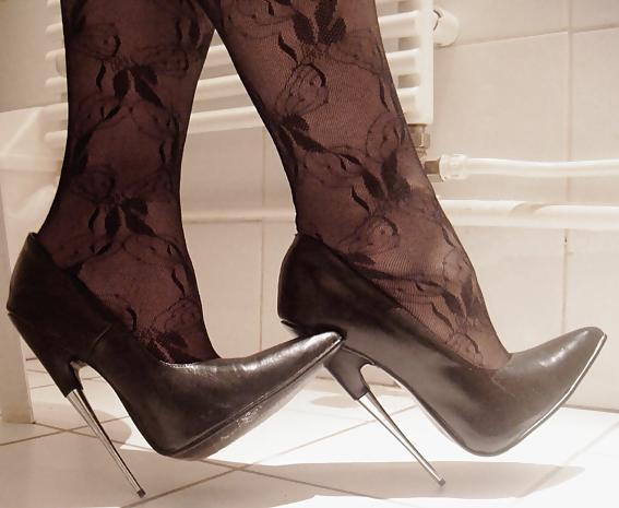 25P Nylon & high hells     