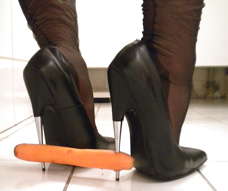 25P Nylon & high hells     