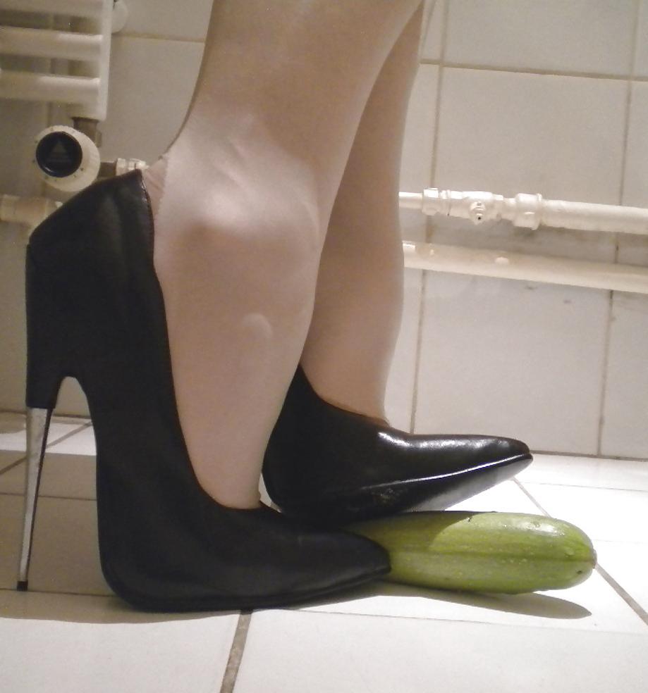 25P Nylon & high hells     