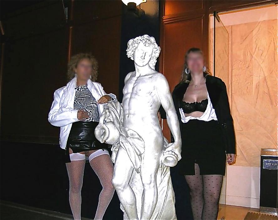 25P Flashing street with Lucy