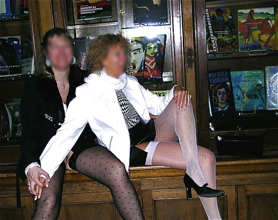 25P Flashing street with Lucy