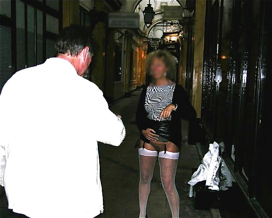25P Flashing street with Lucy