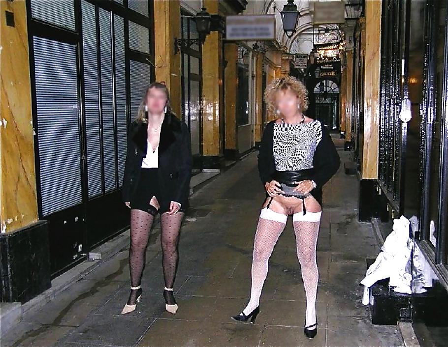 25P Flashing street with Lucy