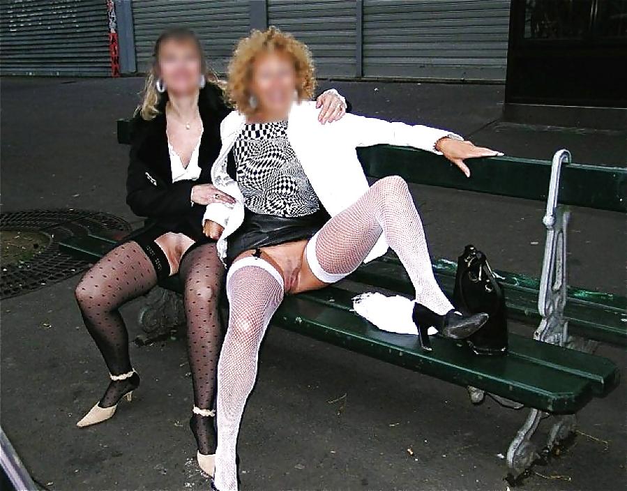 25P Flashing street with Lucy