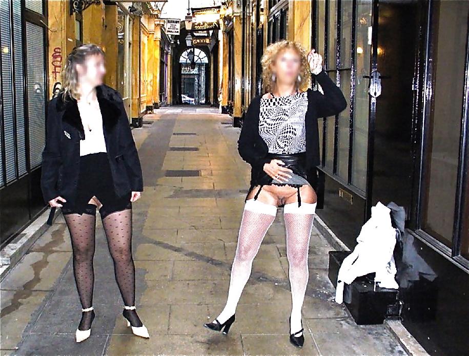 25P Flashing street with Lucy