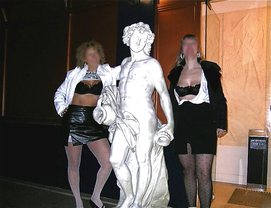 25P Flashing street with Lucy