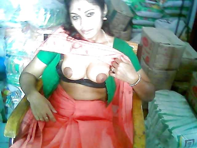25P Desi Aunty Bhabi