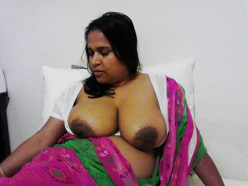 25P Desi Aunty Bhabi
