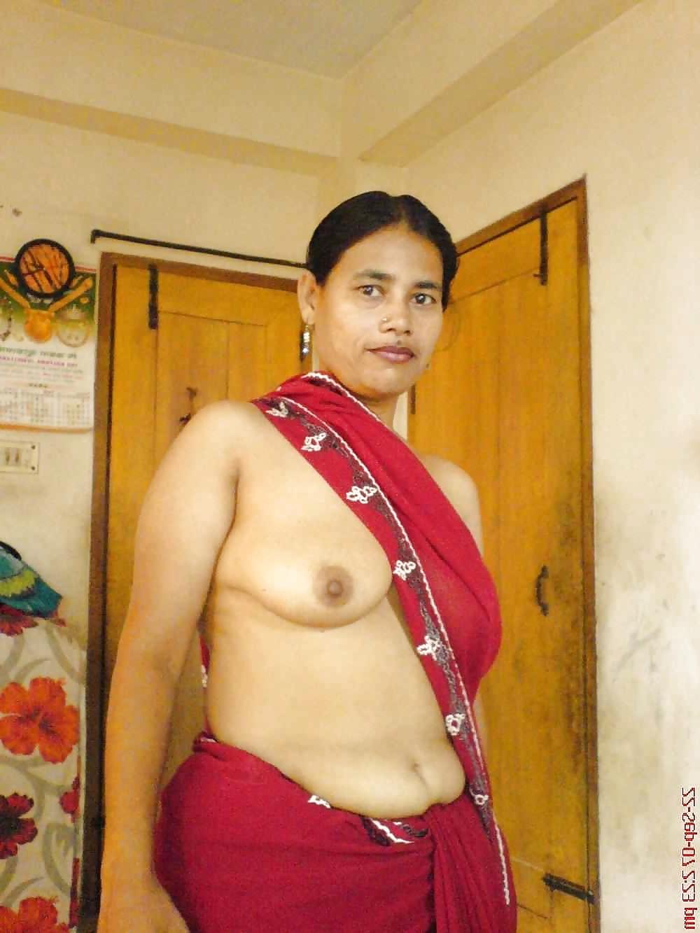 25P Desi Aunty Bhabi