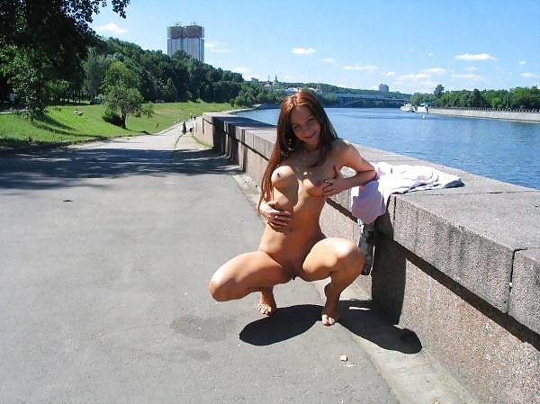 25P Flashing Slut