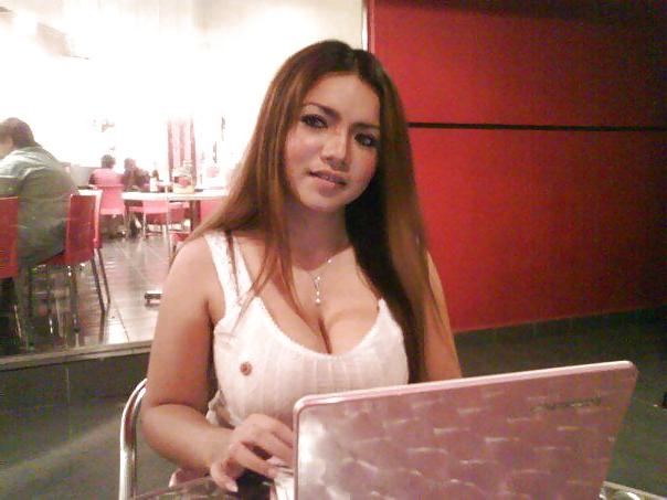 25P Malay MILF with yummy big tits
