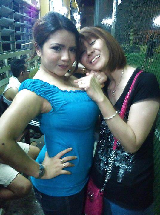 25P Malay MILF with yummy big tits