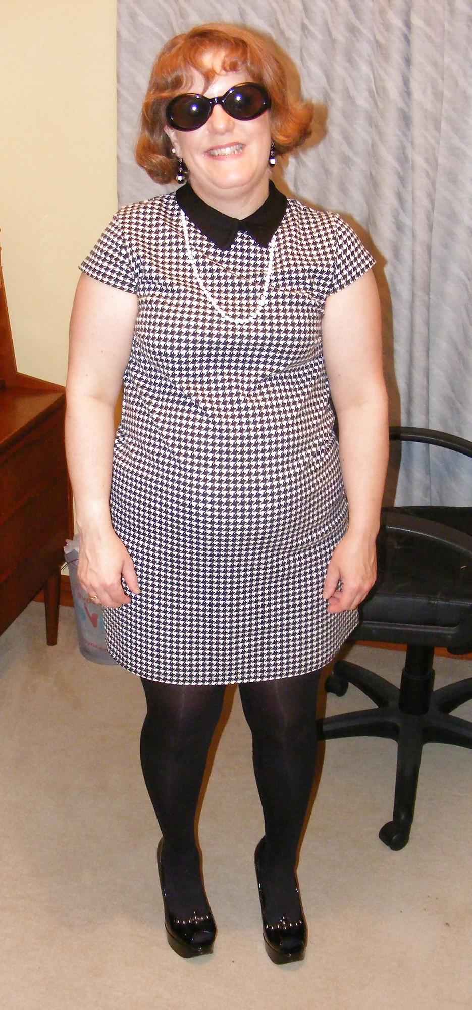 20P Slutty secretary in black tights and platforms