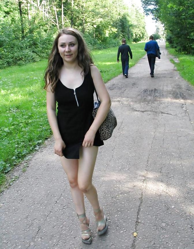 17P Sexy flashing girl public park part 2