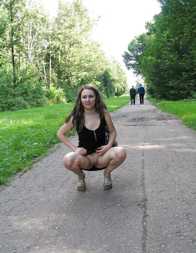 17P Sexy flashing girl public park part 2