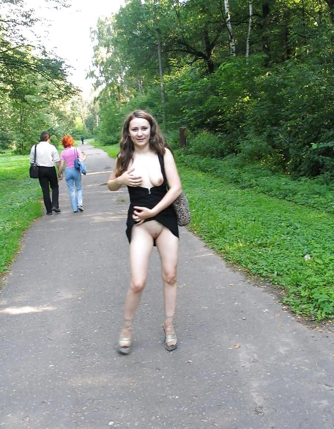 17P Sexy flashing girl public park part 2