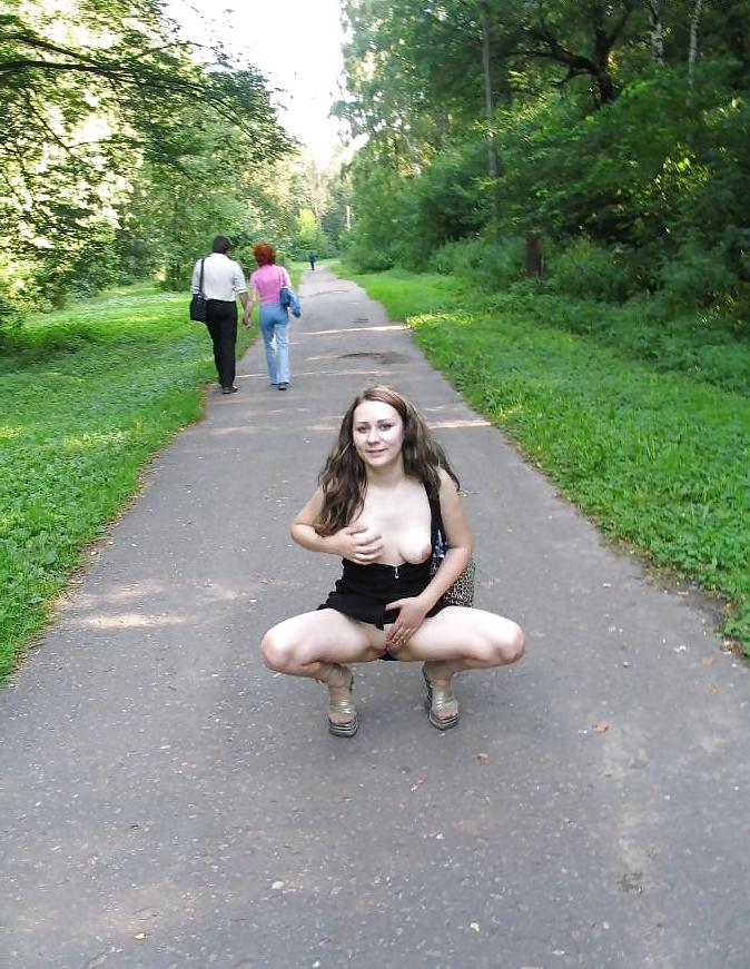 17P Sexy flashing girl public park part 2