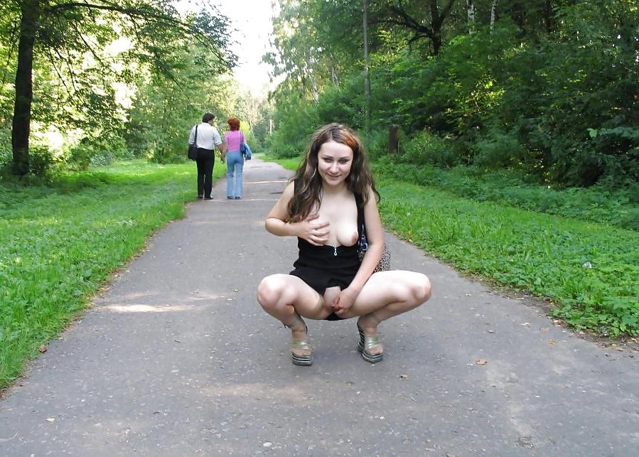 17P Sexy flashing girl public park part 2