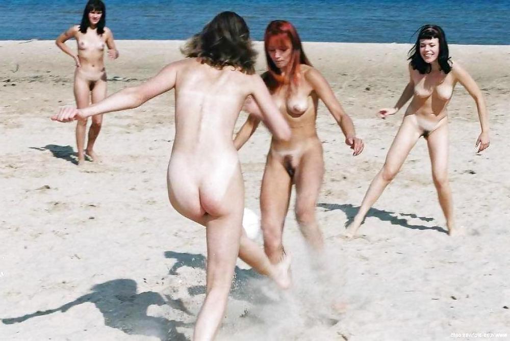 25P Nude Beach Fun