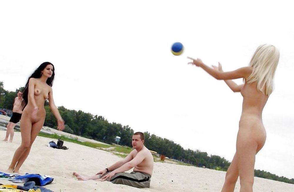 25P Nude Beach Fun