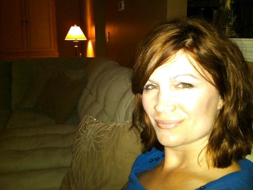 5P Sexy Slutty Single Mom Tracy Flashing Me On KIK