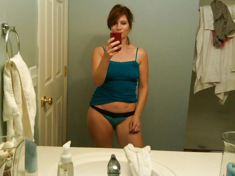 5P Sexy Slutty Single Mom Tracy Flashing Me On KIK