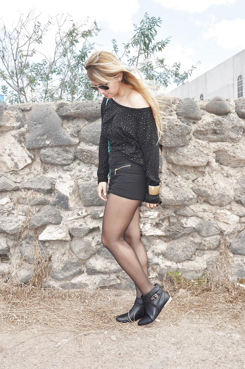 25P Nylon upskirt 20