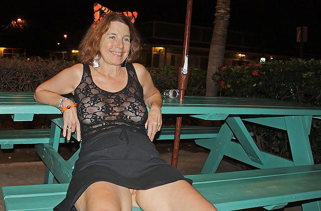 25P Mature Sexy Woman
