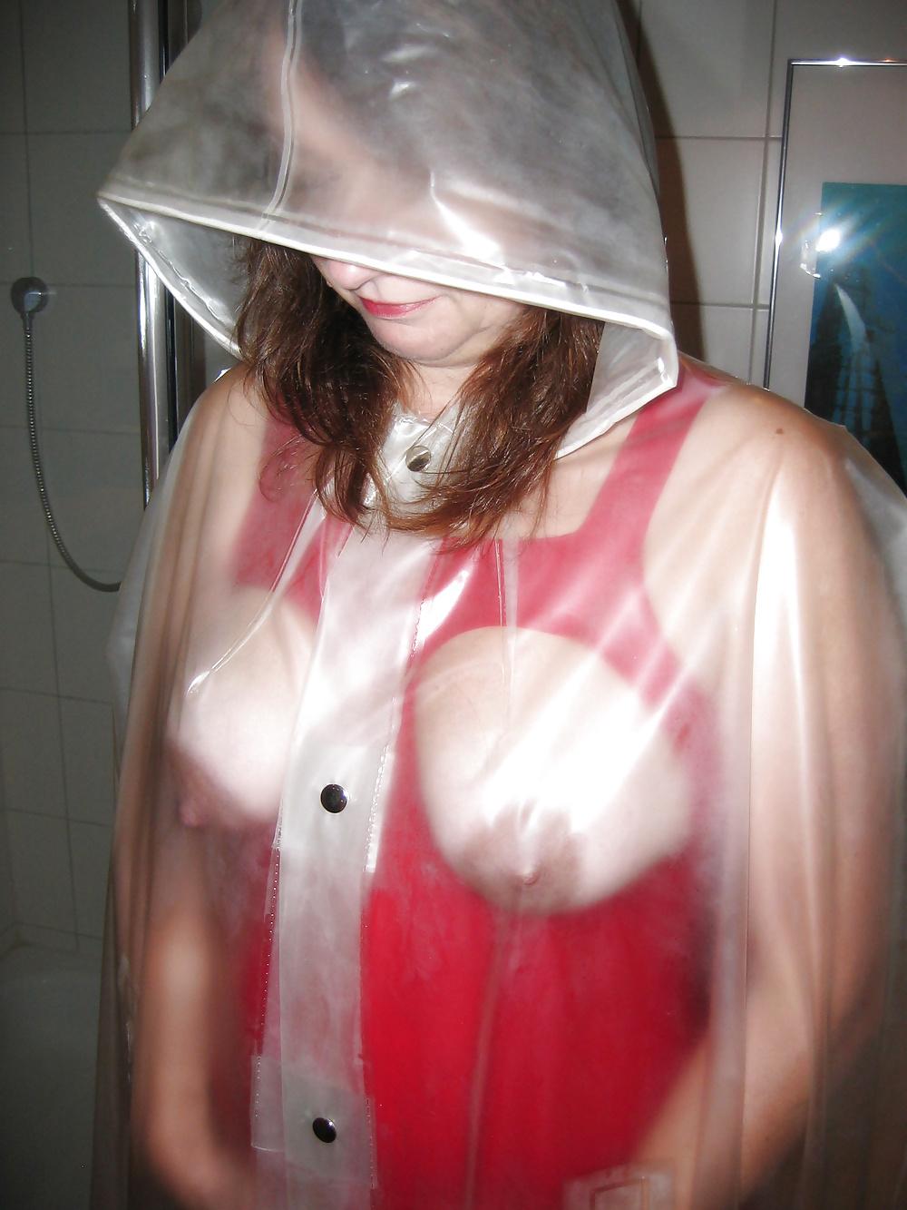16P Hairy Latex MILF