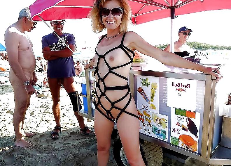 25P MILFs am Strand - 68