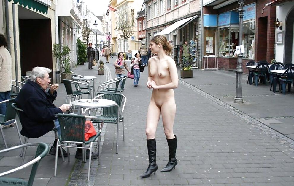 25P Public 19 outdoor flashing nudist