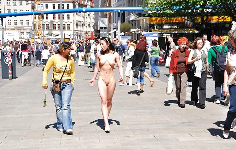 25P Public 19 outdoor flashing nudist
