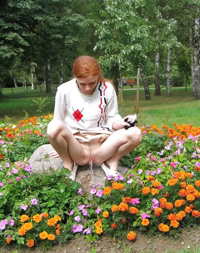 25P Public 28 outdoor flashing nudist
