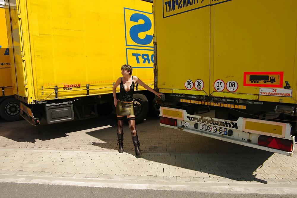 25P German milf outdoor in hooker dress :)