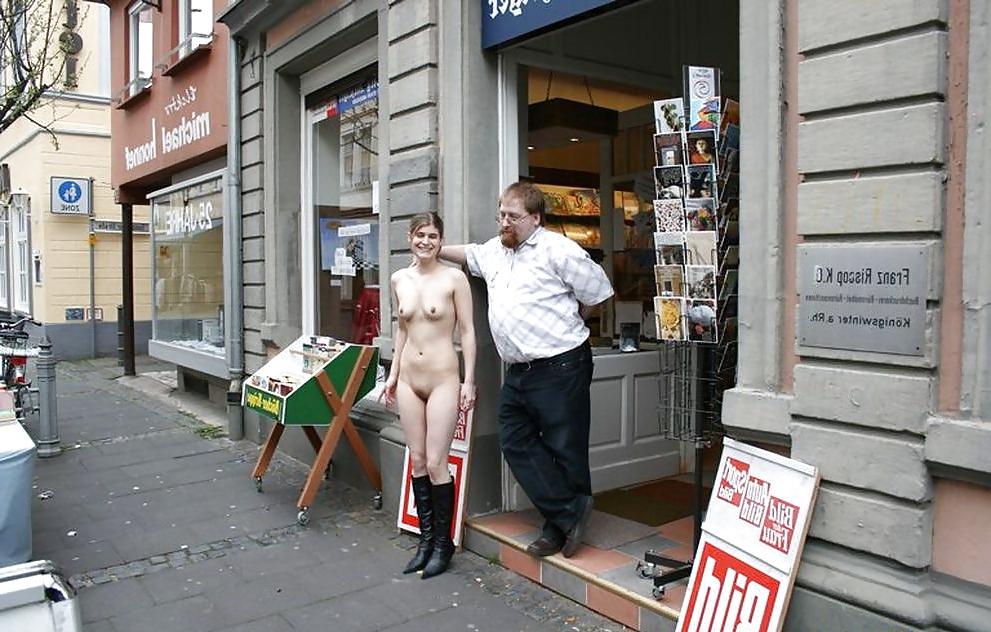 25P Public 20 outdoor flashing nudist