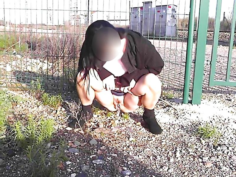 7P Flashing at train station Aline exhibe a la gare fin