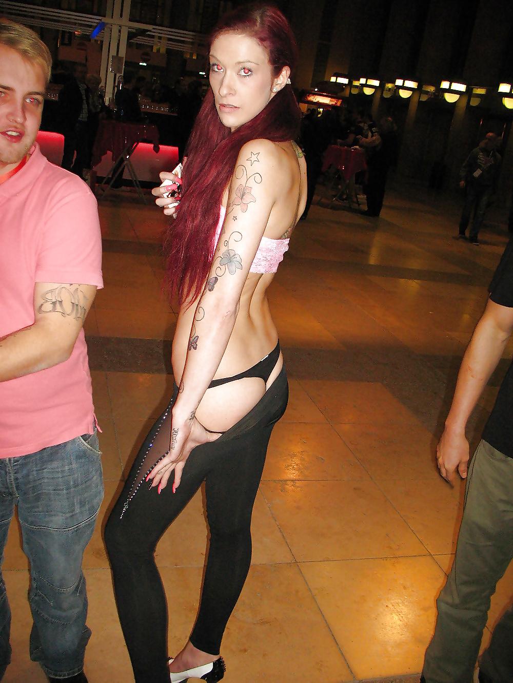 25P Public 25 outdoor flashing nudist