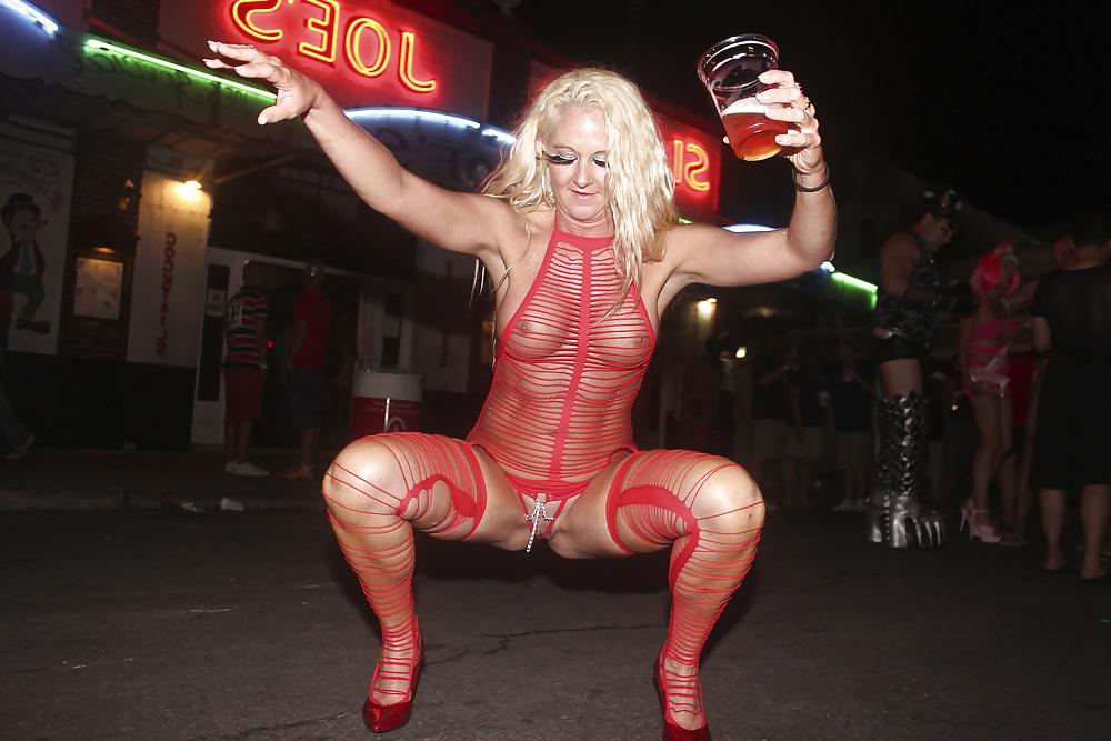 25P Sexy women in nylon 9