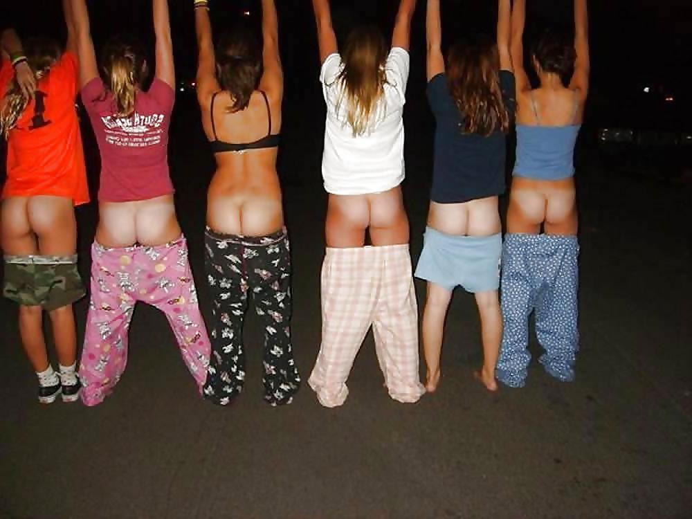 10P TheSandfly Gang's All Bare!