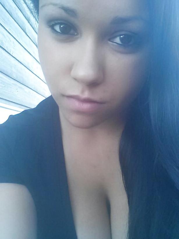 8P Mixed Raced College Whore Flashing Me Tits On KIK
