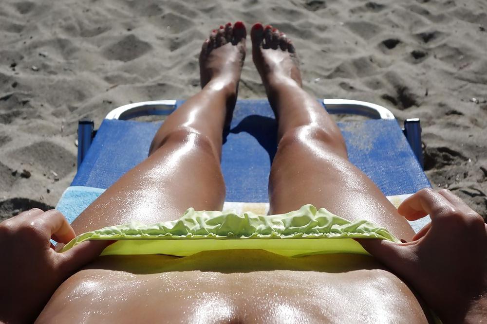 25P MILF on beach