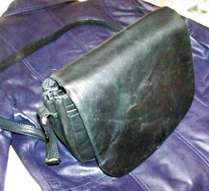 8P Leather handbag fucked 