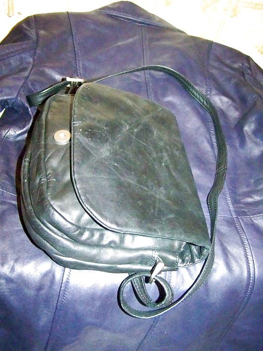 8P Leather handbag fucked 