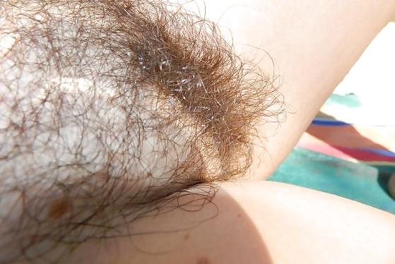 25P Meaty Hairy Pussy