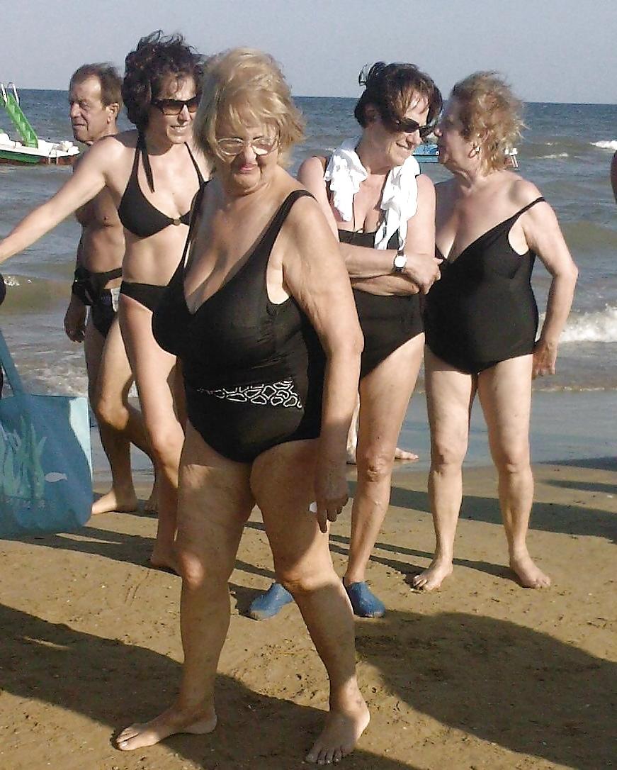25P Big Boob Mature Beach 2