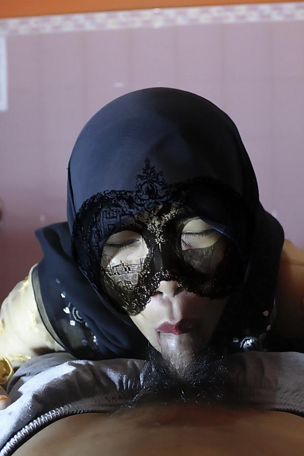 20P Tudung Malay Milf Bondage
