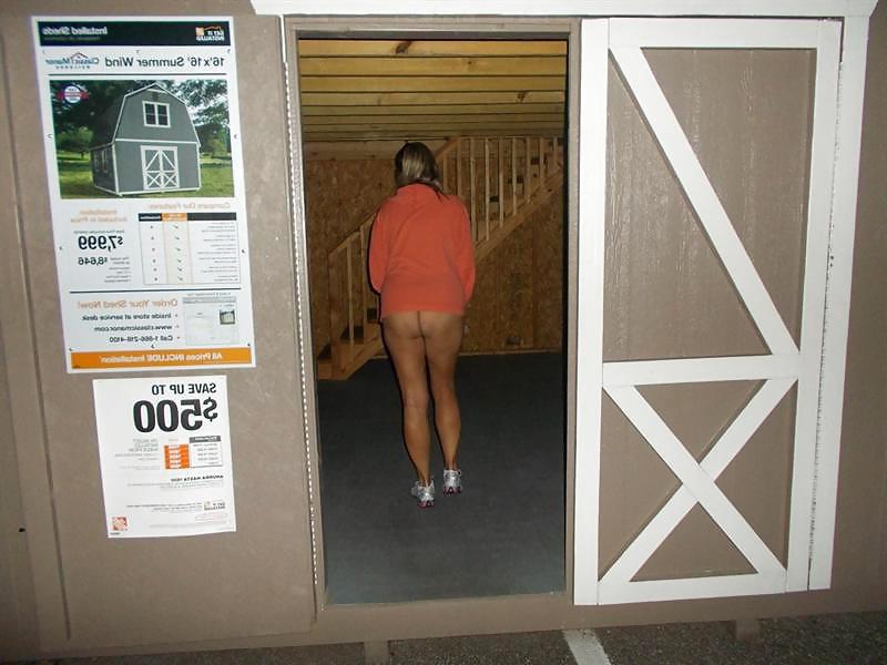 25P My wife flashing her titties outside and in stores