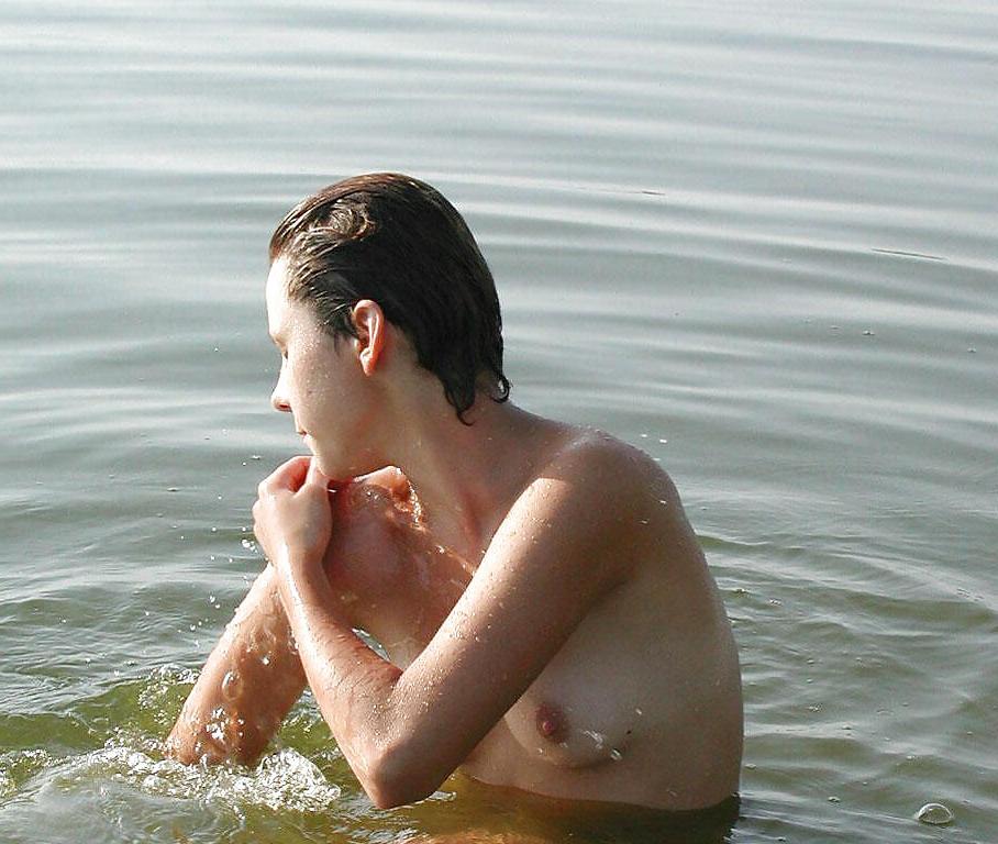 25P Naked Beach Fun