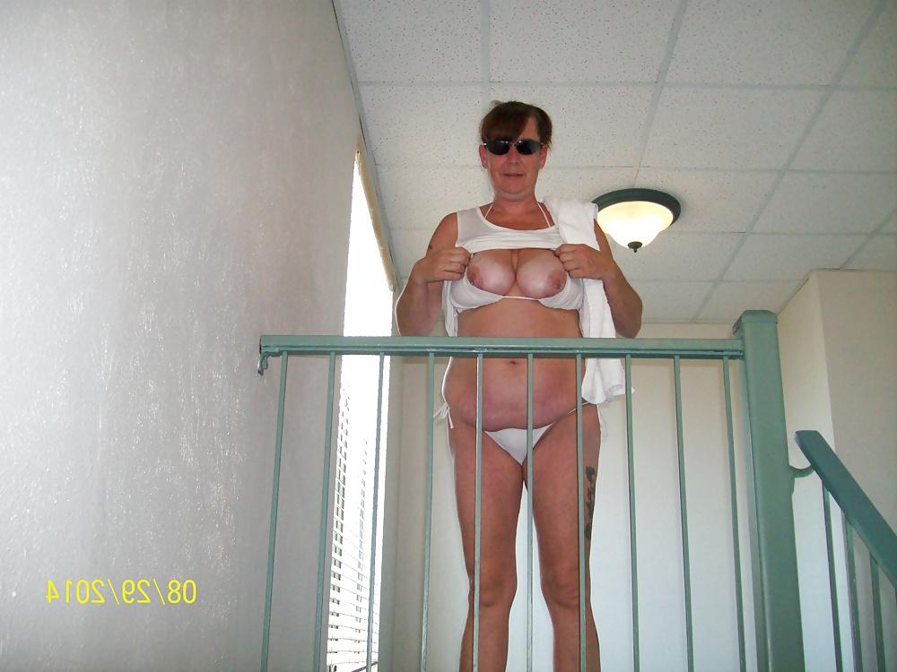 5P Flashing at the our hotel the la quinta inn
