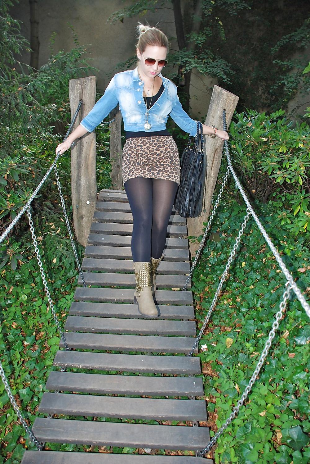25P Nylon-Upskirt 33